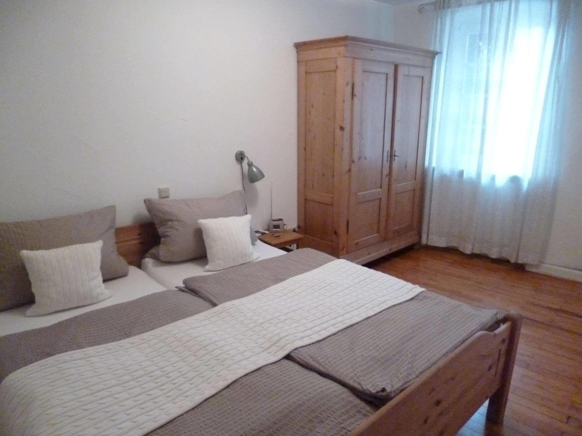 Hotel Alter Winzerhof Weisenheim Am Berg E.K. Zewnętrze zdjęcie